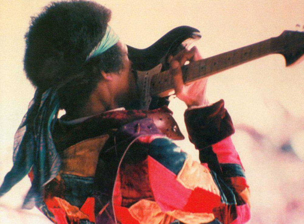 Jimi Hendrix: The Guitar Wizard Who Played with His Teeth