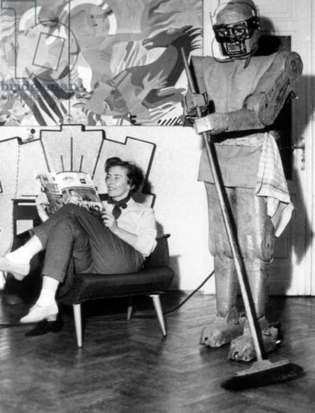 Revolutionizing Housework: Claus Scholz-Nauendorff's MM7 Selektor Robot Invention