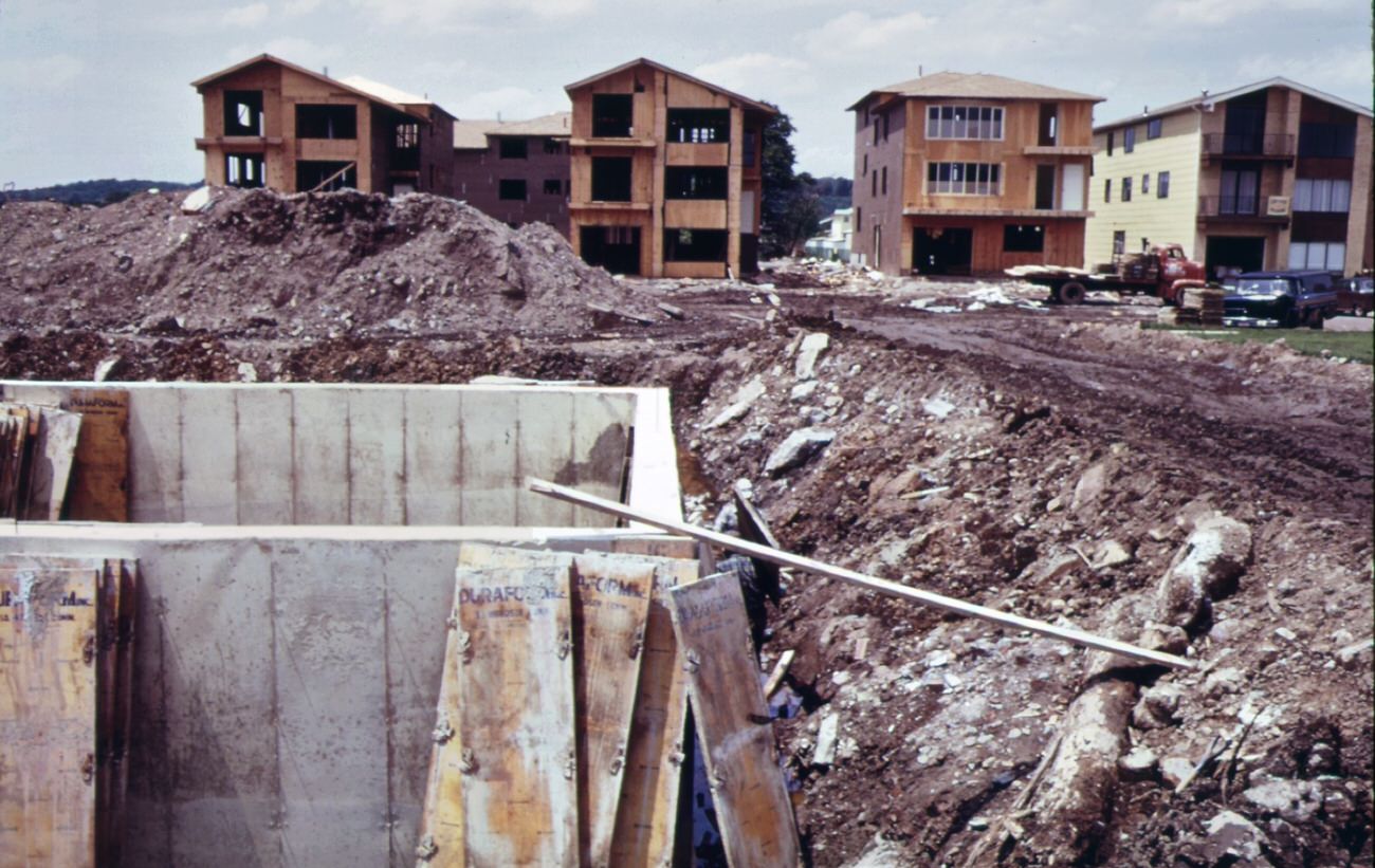 Building boom on staten island was touched off by completion of the verrazano-narrows bridge which makes the area readily accessible to brooklyn and lower manhattan, 1970s