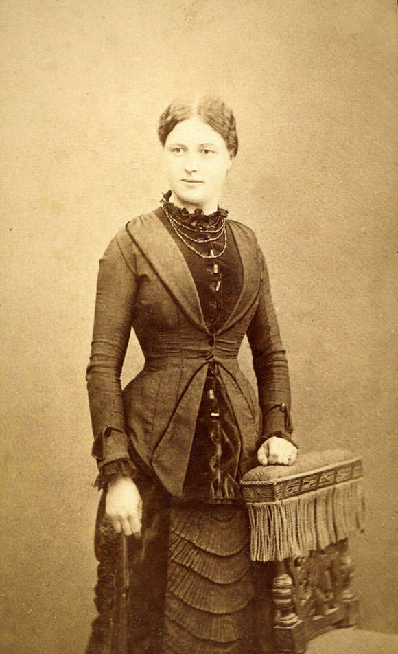 Capturing the Elegance of Viennese Women: Historic Studio Portraits from the 1860s