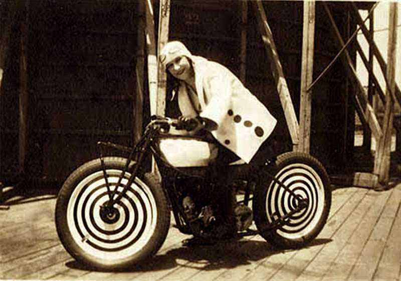 Lillian la france was one of the first, and also one of the most popular, female wall of death riders of the 1920s & ’30s.