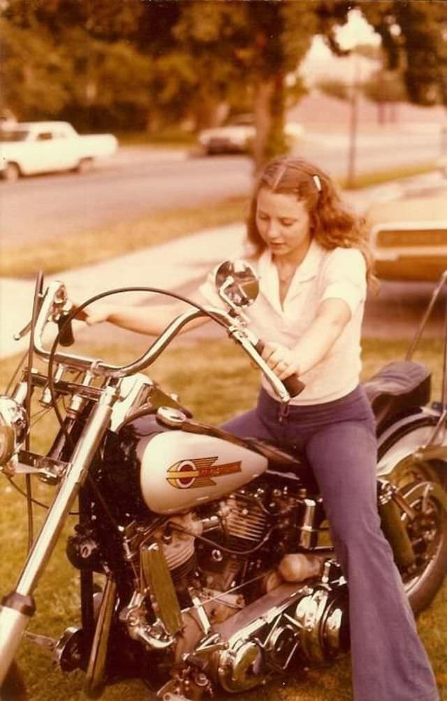 Vintage Photos of Women on Choppers: A Celebration of Passion and Drive