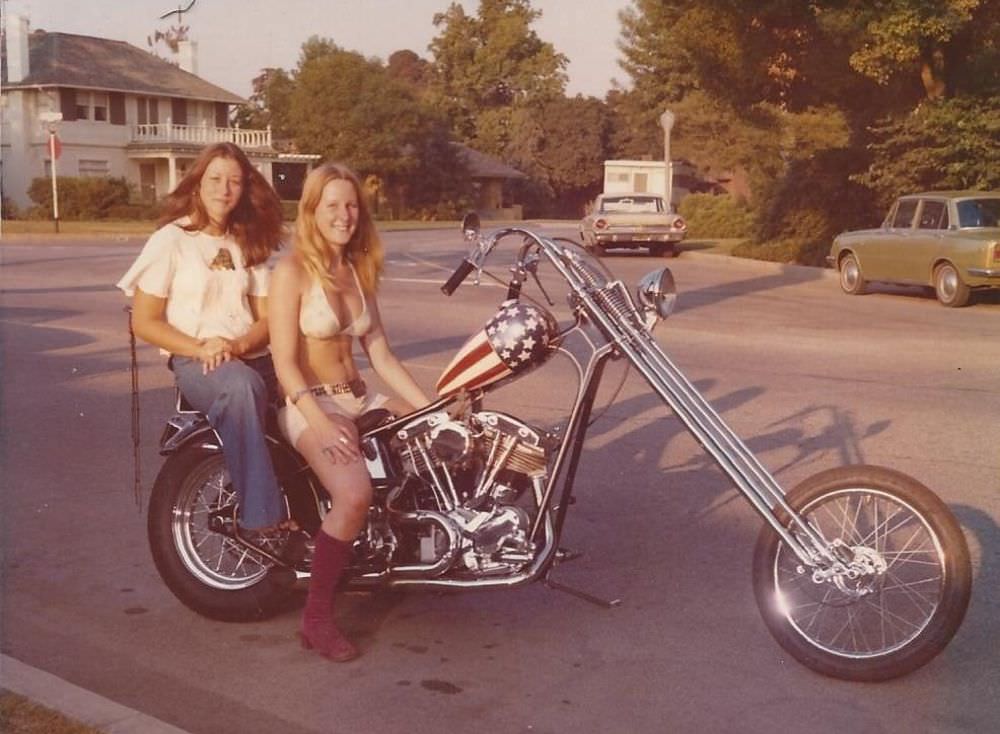 Vintage Photos of Women on Choppers: A Celebration of Passion and Drive