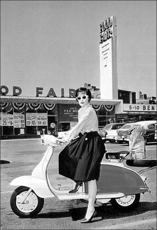 Fashion and Freedom: Vintage Photos of Women on Their Scooters