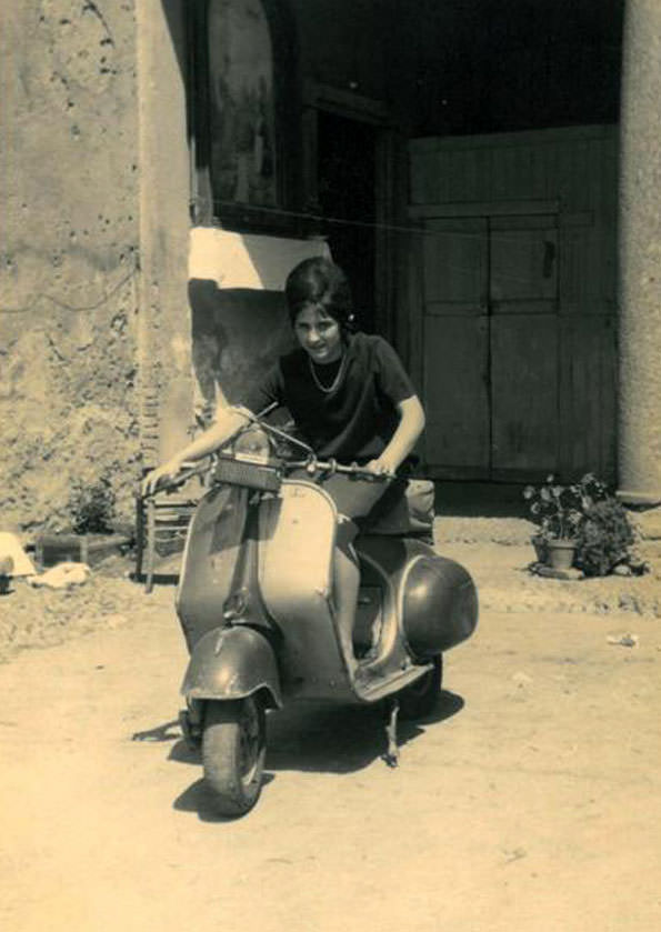 Fashion and Freedom: Vintage Photos of Women on Their Scooters