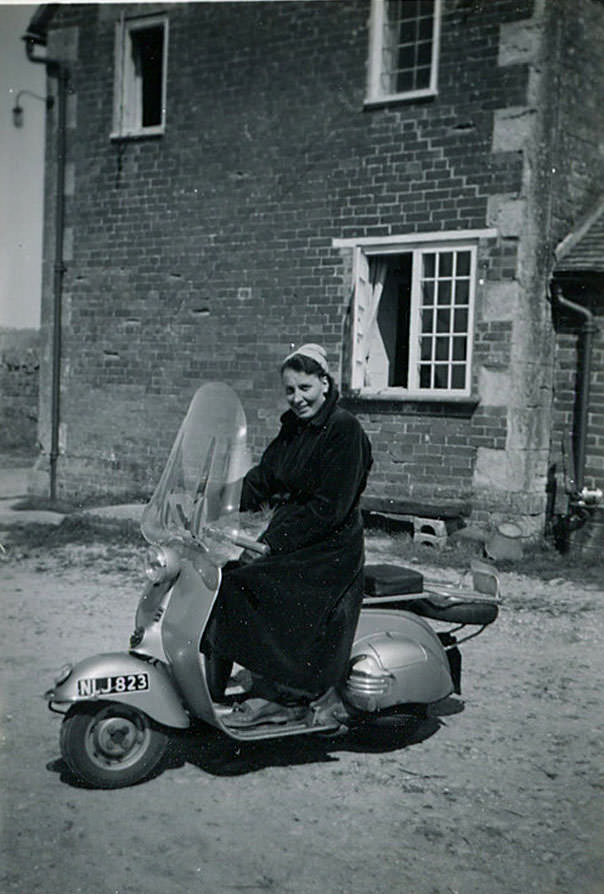 Fashion and Freedom: Vintage Photos of Women on Their Scooters