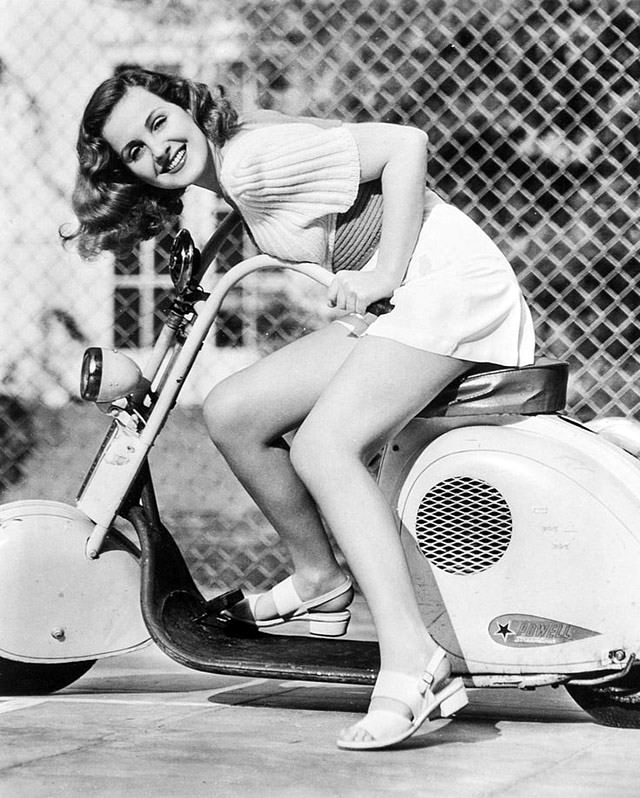 Fashion and Freedom: Vintage Photos of Women on Their Scooters