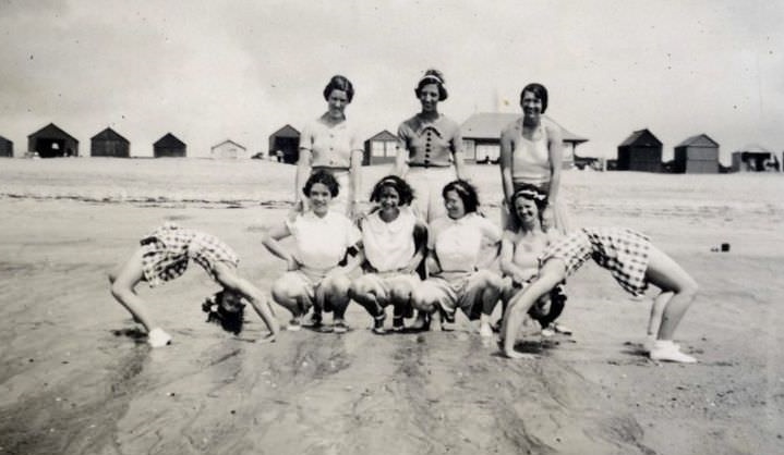Cornwall's Dancing Girls 1930s