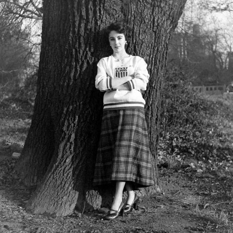 The Radiant 16-Year-Old Elizabeth Taylor: Mark Kauffman's Iconic Photos Capture a Hollywood Legend in the Making