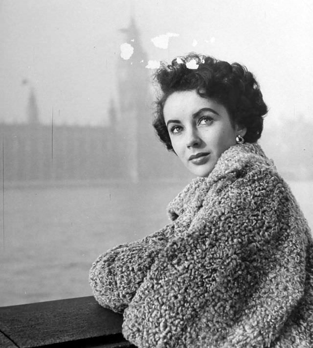 The Radiant 16-Year-Old Elizabeth Taylor: Mark Kauffman's Iconic Photos Capture a Hollywood Legend in the Making