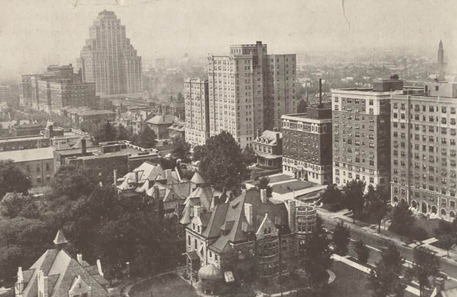 Lindell Boulevard, St. Louis, Mo. 1930 - An aerial view of Lindell Boulevard, St. Louis, Missouri, looking to the west from Taylor Avenue.
