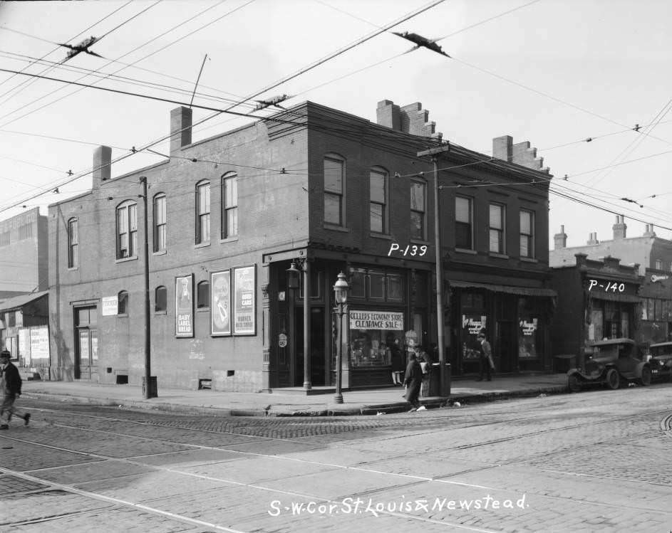 Geller's Economy Store, 1930 - South west corner St. Louis Avenue and Newstead.