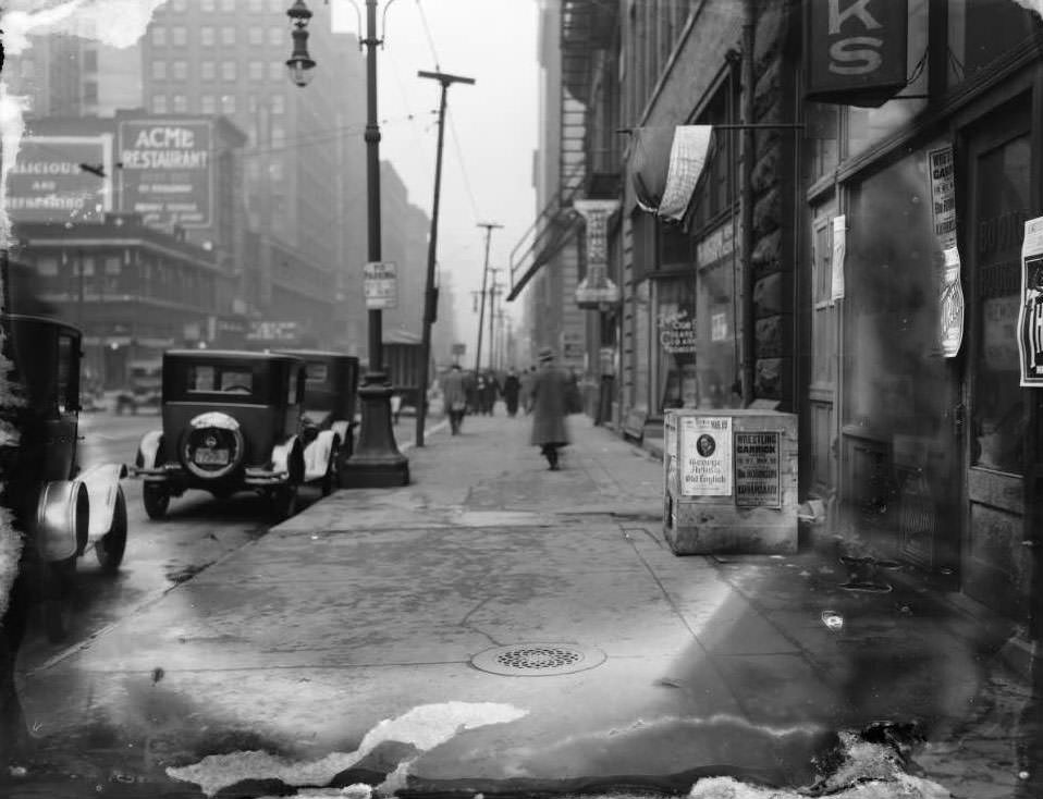 N. Broadway, 100 block of, 1930 - View of 100 block of N. Broadway. Ramona Cigar Co. at 104 N. Broadway.