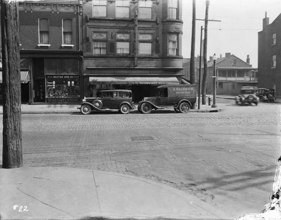 Northeast corner of South Broadway and Geyer Ave. Max Soldz’ Ladies Ready-to-Wear was on the corner at 1832 South Broadway, 1930