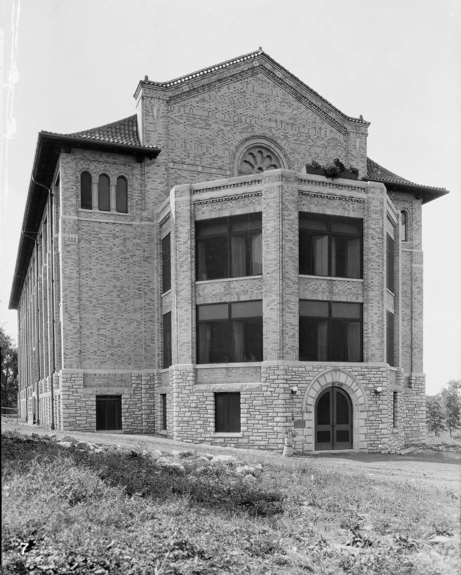 Ward and infirmary building with solarium end walls at the Robert Koch Hospital (formerly Quarantine Hospital on Koch Road, 1930