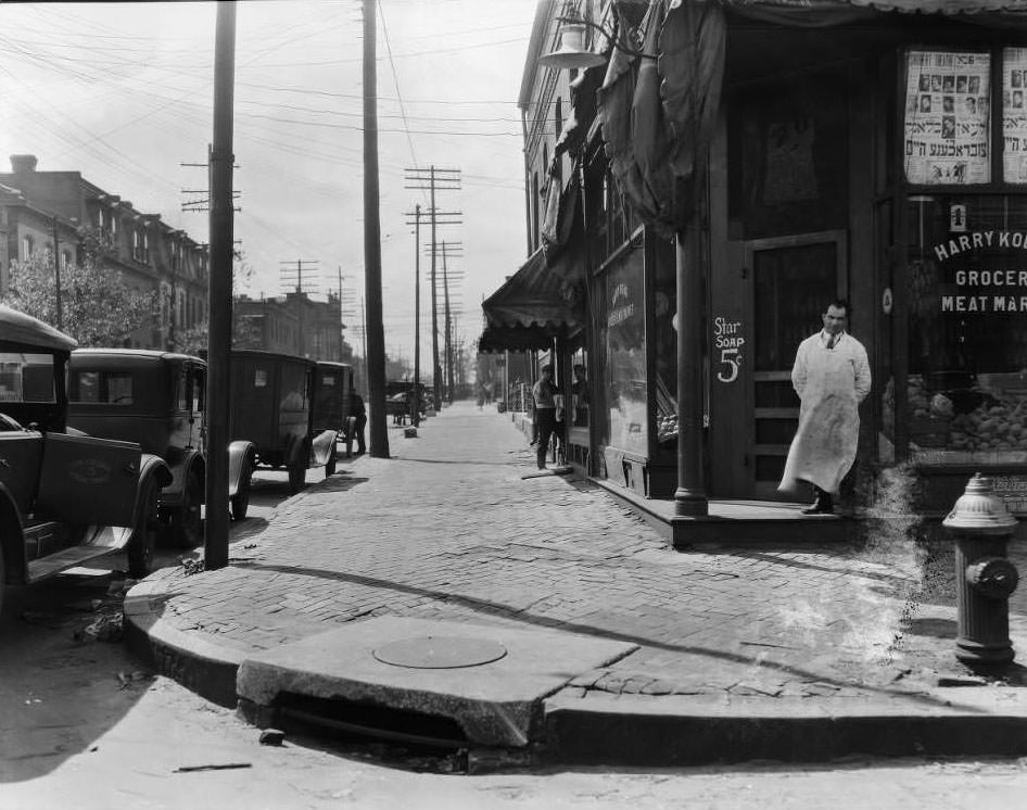 View from the street of Harry Koenig's grocery store at 1701 Carr, 1930