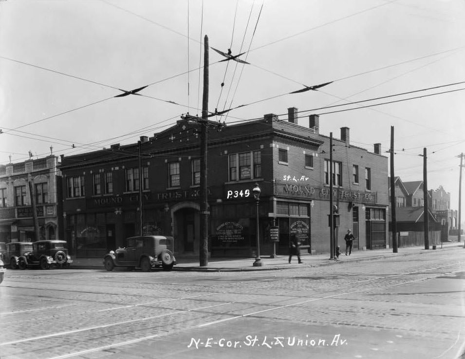 View of large two-story commercial building at Union and St. Louis Aves. that housed Mound City Trust Co. and various tenants, 1930