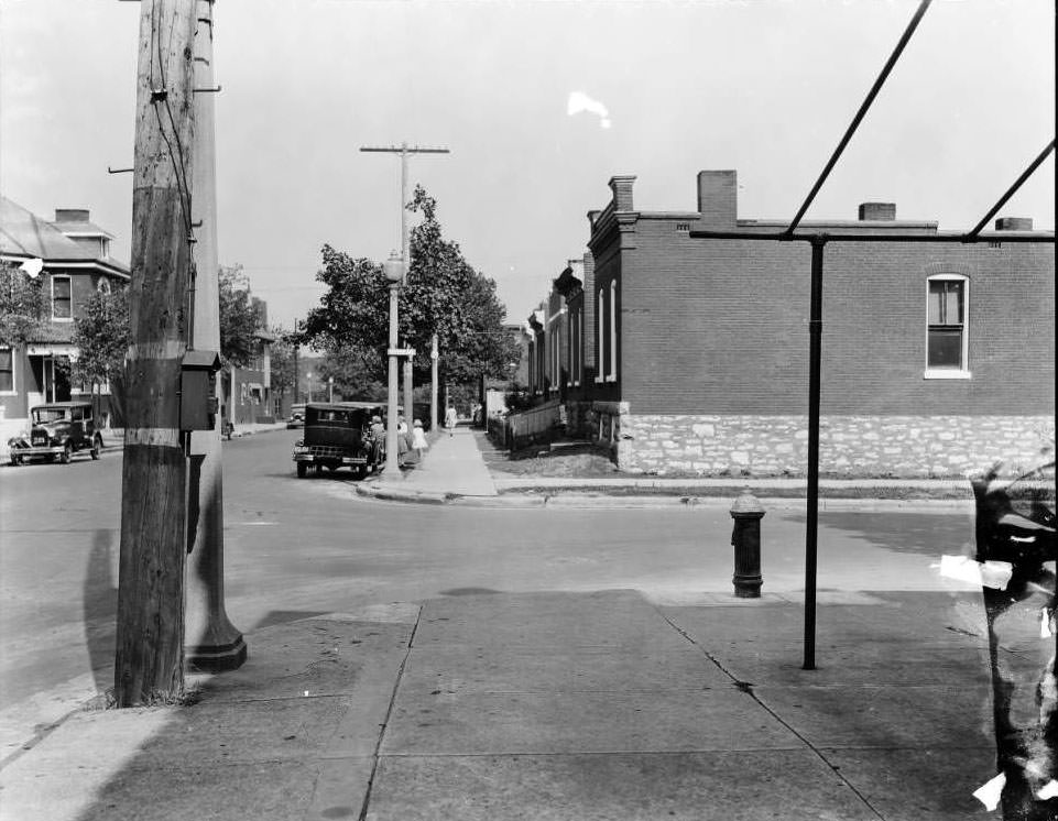One-story brick homes on the 2800 block of Utah at the intersection with Oregon, 1930