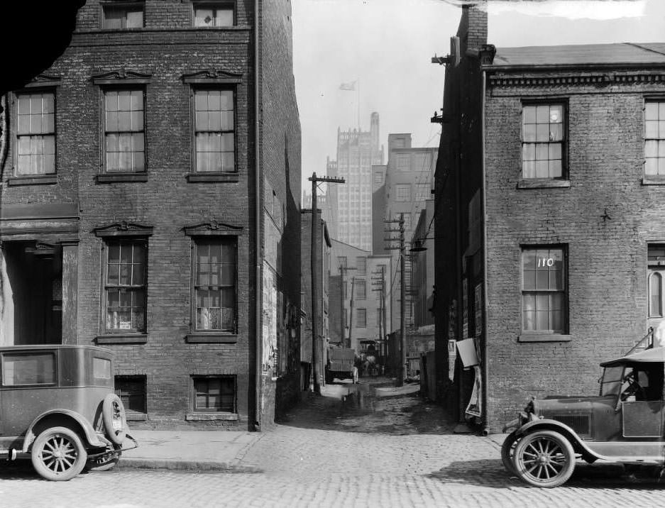 View of alley on the 100 block of 13th Street, looking east toward Southwestern Bell Building, 1931
