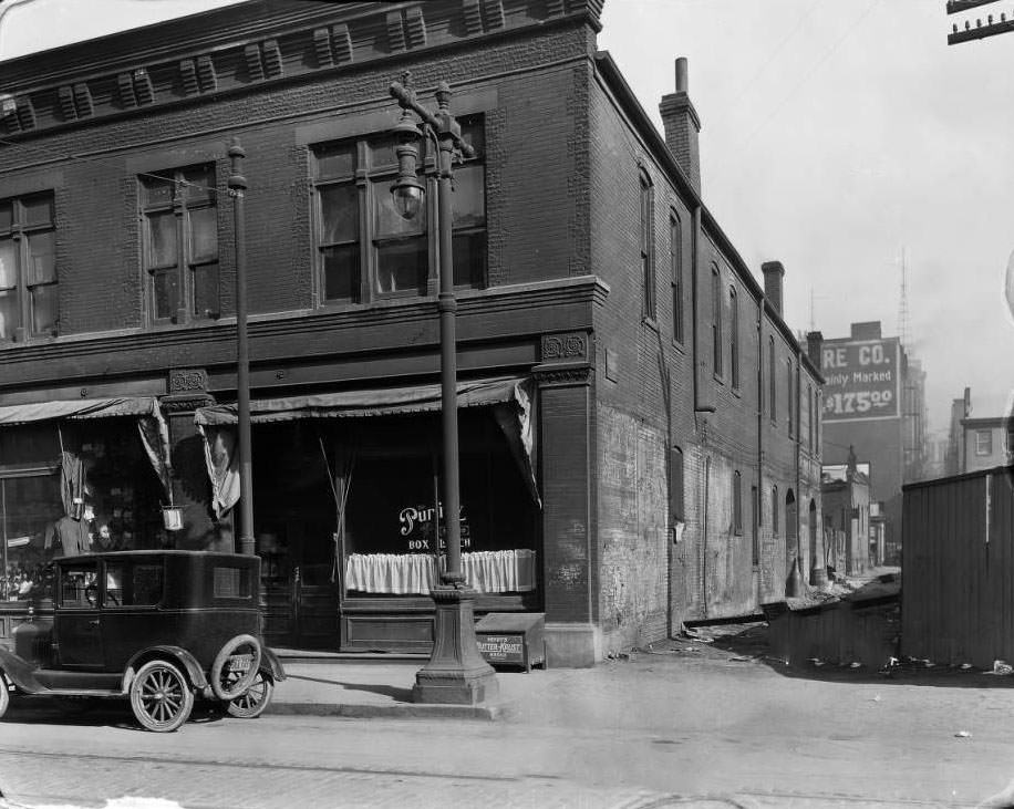 View of 1137-1139 Market Str. with alley rear 12th Str. visible, 1931