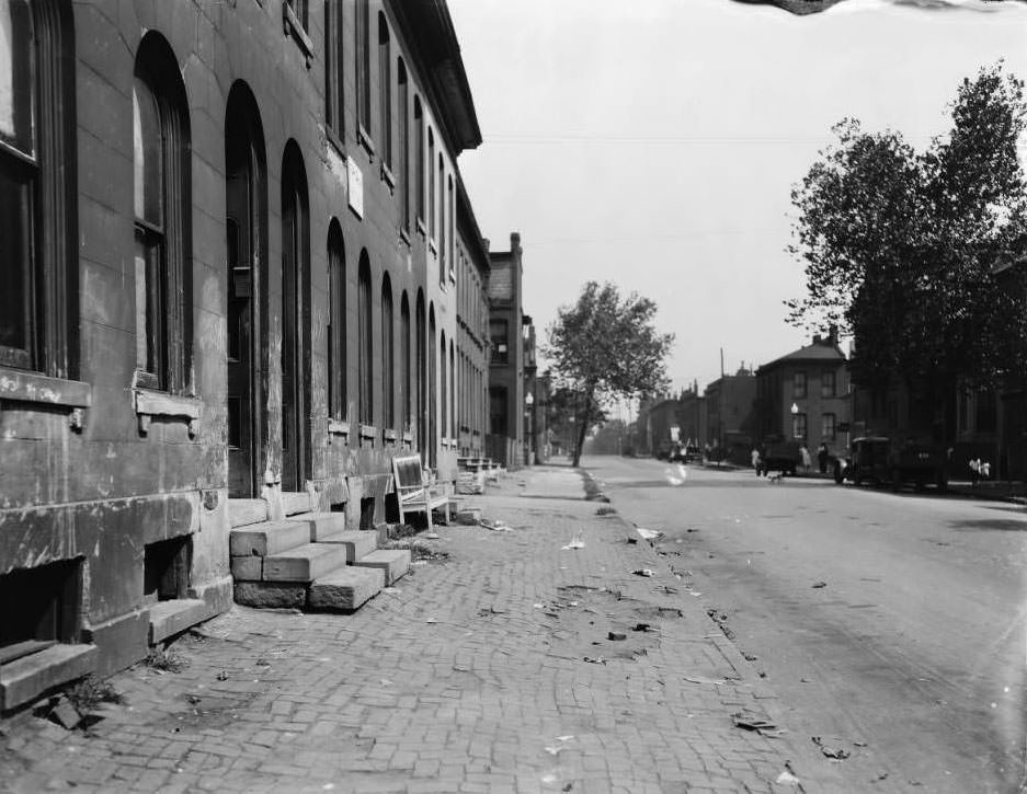 View of the intersection of Leffingwell Ave. and Stoddard St. in JeffVanderLou neighborhood, 1931