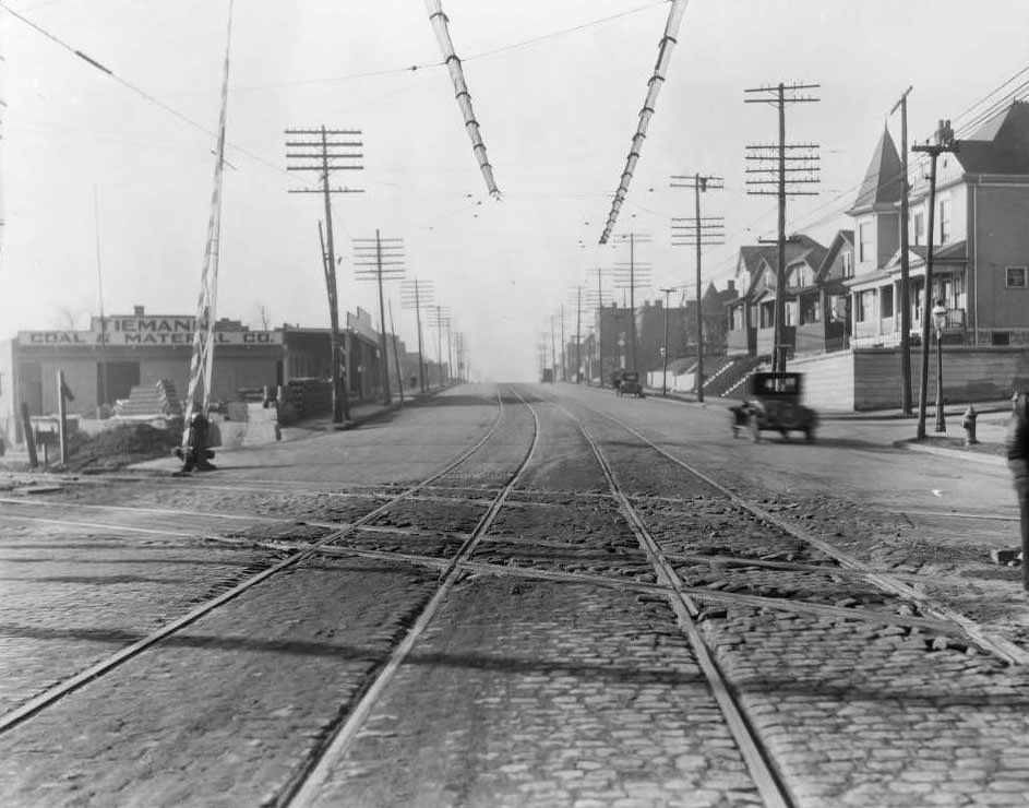 View of the 4300 block of Gravois Ave. Tiemann Coal and Material Co. can be seen, 1931