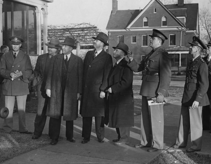 Congressional Committee members inspect officers at Jefferson Barracks in 1939.