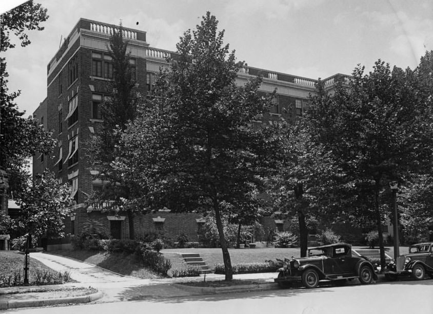 Netherby Hall Apartments on Lindell Boulevard acquired by Missouri State Life Insurance Company in 1931.