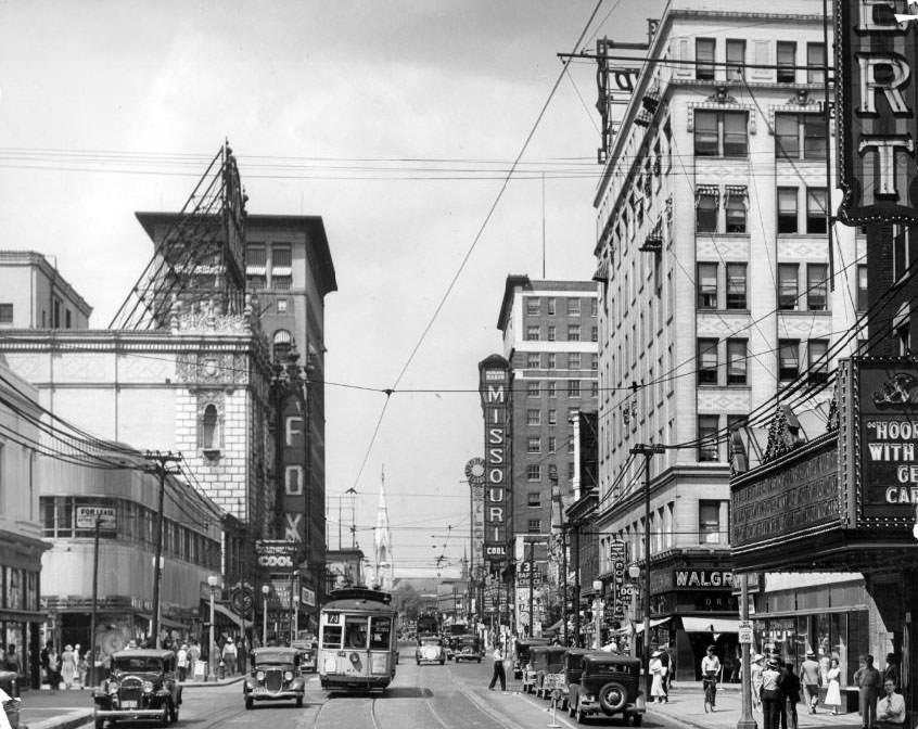 Busy Grand Avenue intersection, a popular gathering spot during WWI, 1930