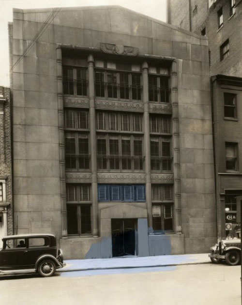 Lorenzo E Anderson & Co building at 711 St Charles Street, 1930