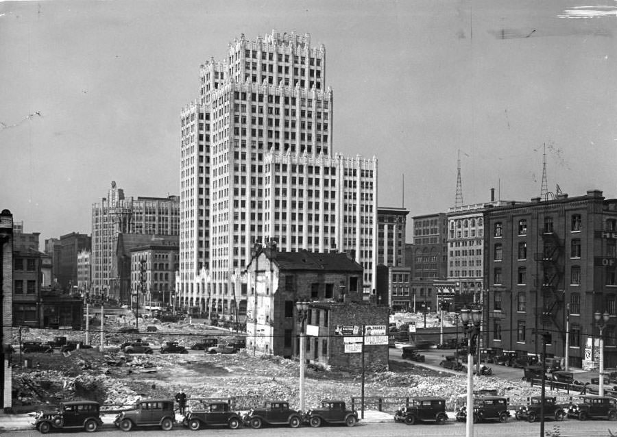Looking north along 13th from Market St. in St. Louis, MO, in 1930.