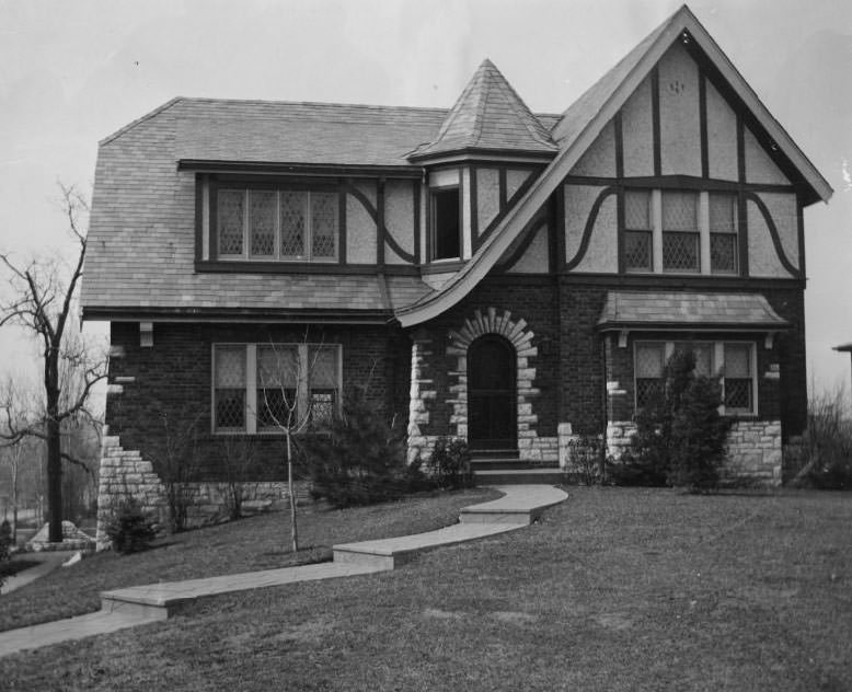 Residence at 7121 Delmar boulevard bought by Zach F. Hawe, an officer of the Shaughnessy-Kniep-Hawe Paper Company, from L. J. Wenneker, 1930.
