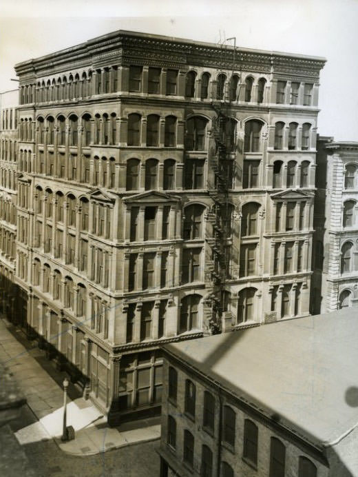 The Old Gay Building at Third and Pine streets, to be razed to make way for the Jefferson Memorial, 1930