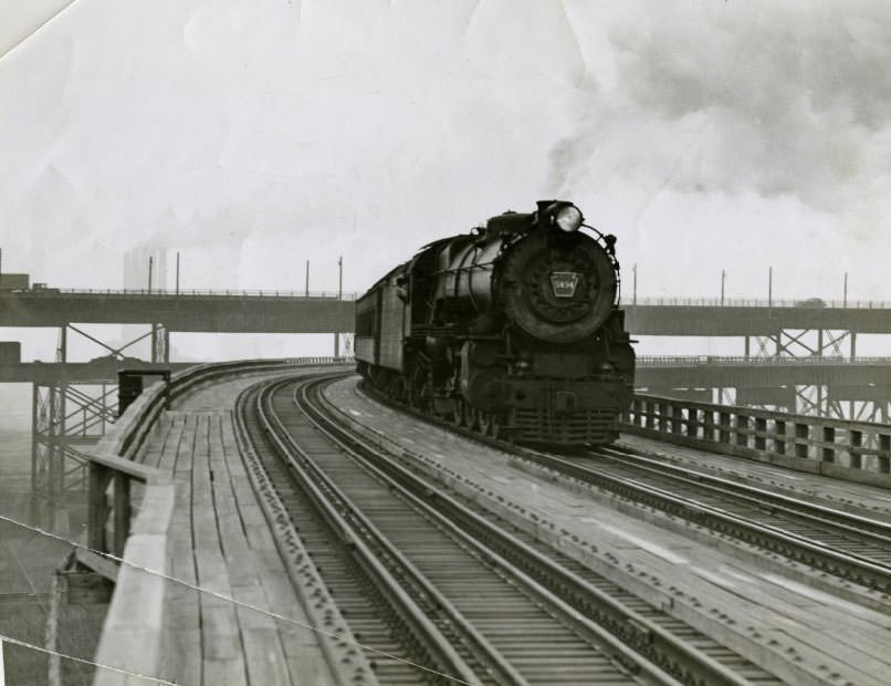 Pennsylvania Railroad train on the Municipal Bridge, now known as the MacArthur Bridge, 1930