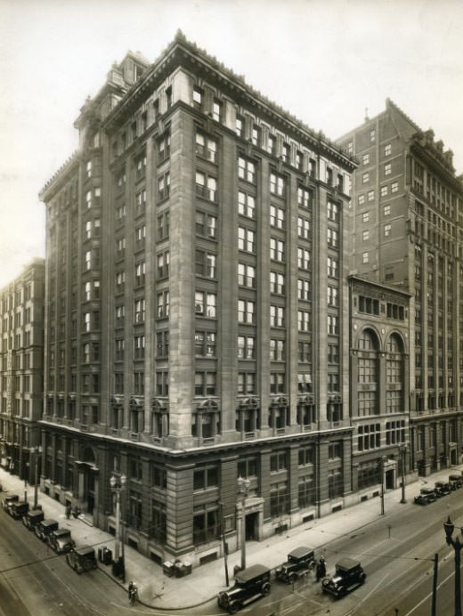 Bank of Commerce building zoomed out, 1930