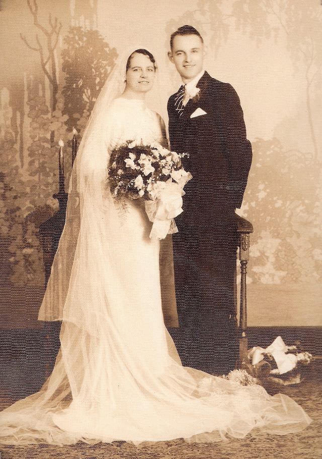 The 1930s Wedding Dresses and their Timeless Styles - A Pictorial Walk Down the Aisle