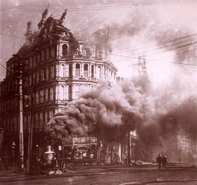 Baldwin Hotel burning San Francisco, November 23, 1898