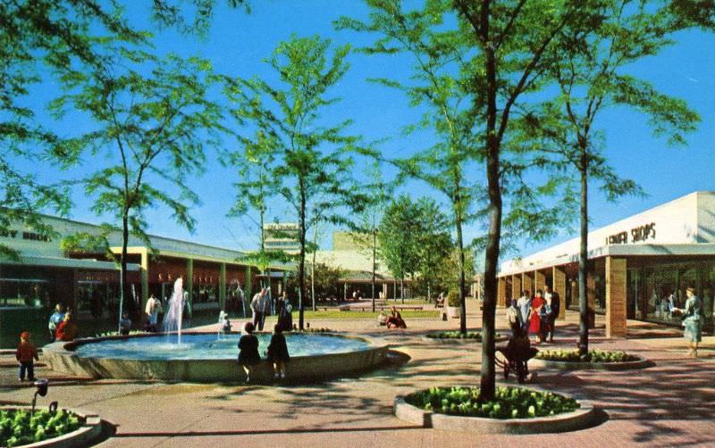 Old Orchard shopping center fountain, Skokie, Illinois