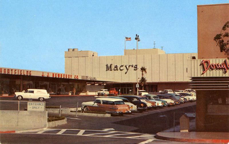 Hillsdale Shopping Center, Michigan