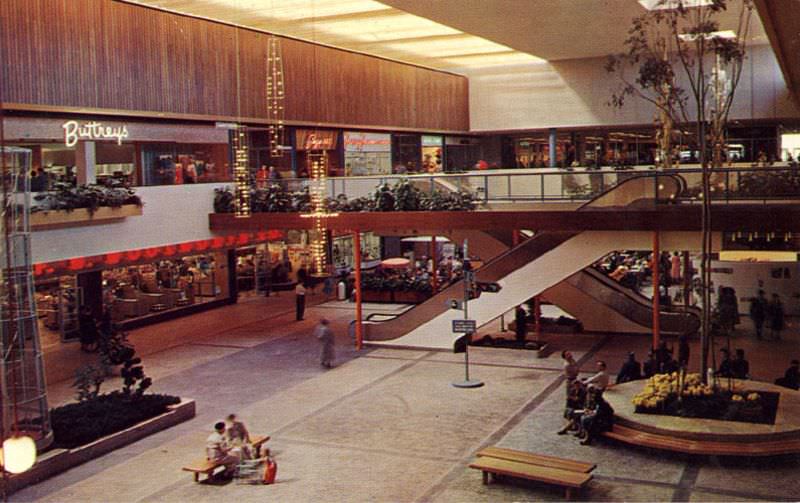 Southdale Shopping Mall, Edina, Michigan