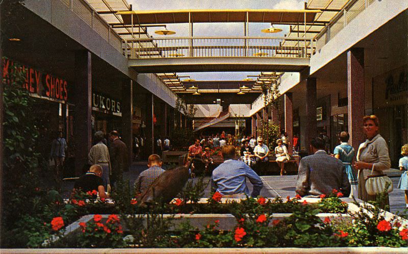 Lloyd Center Mall, Portland, Oregon