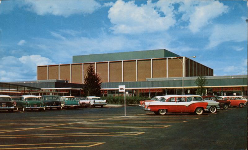 Eastland Center, Harper Woods, Michigan