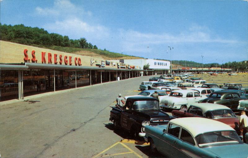 McKnight Village Shopping Center, Pittsburgh, Pennsylvania