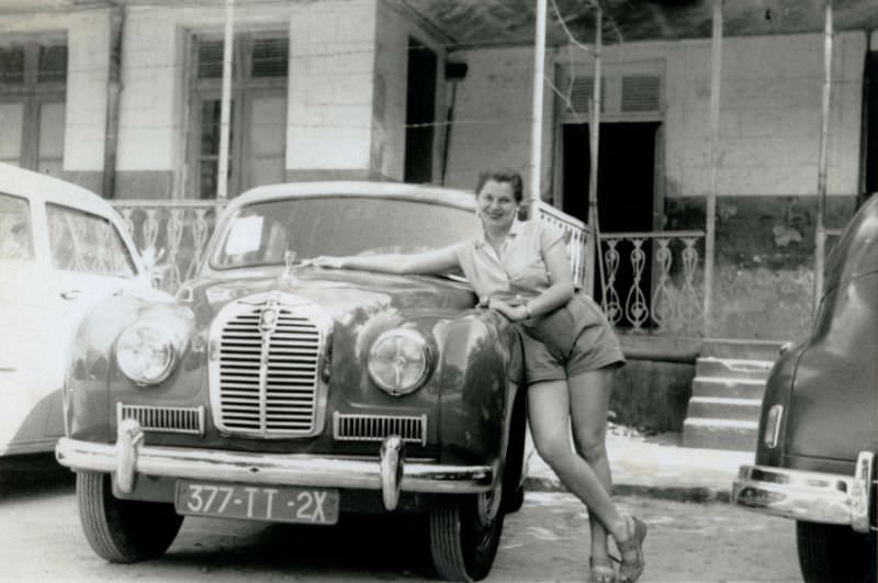 Austin A40 Somerset with handwritten note "São Vicente, Brazil, November 15th", November 15, 1952.