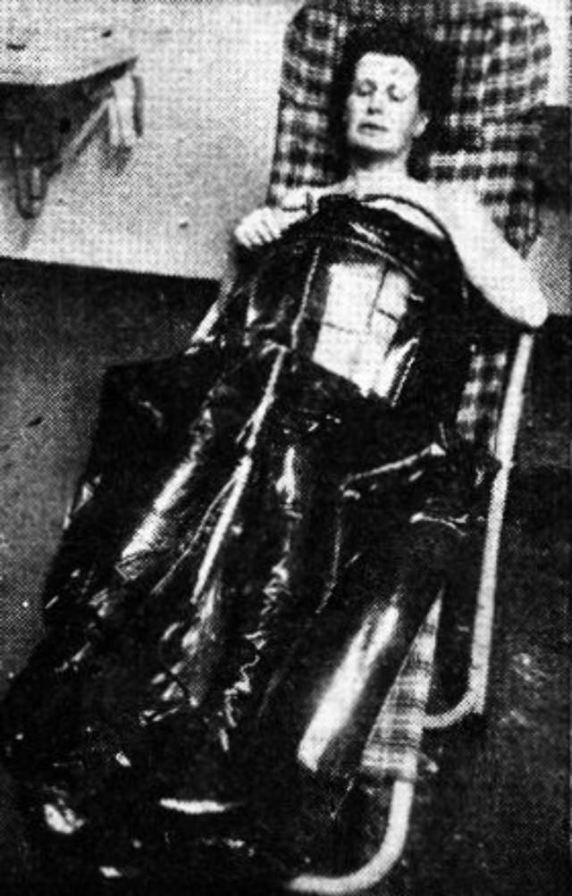 The Baby Machine of 1959: A Pioneering 'Space Suit' for Expectant Mothers
