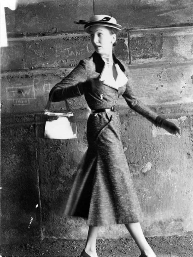 Barbara Goalen, London Collections, 1950.