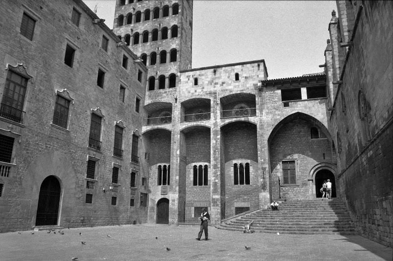 Plaça del Rei, Barcelona, 1990.