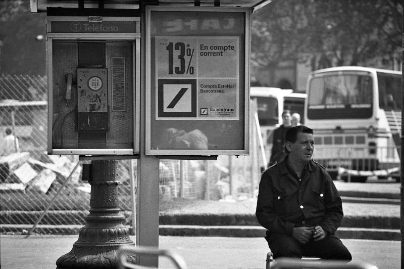 Shoe shine man, Plaça de Catalunya, Barcelona, 1990.