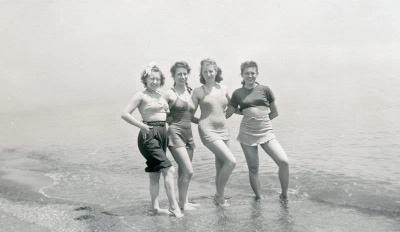 Beach Life in the 1940s Through These Fascinating Vintage Photos