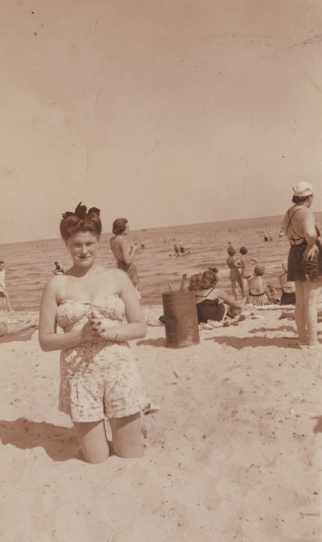 Beach Life in the 1940s Through These Fascinating Vintage Photos